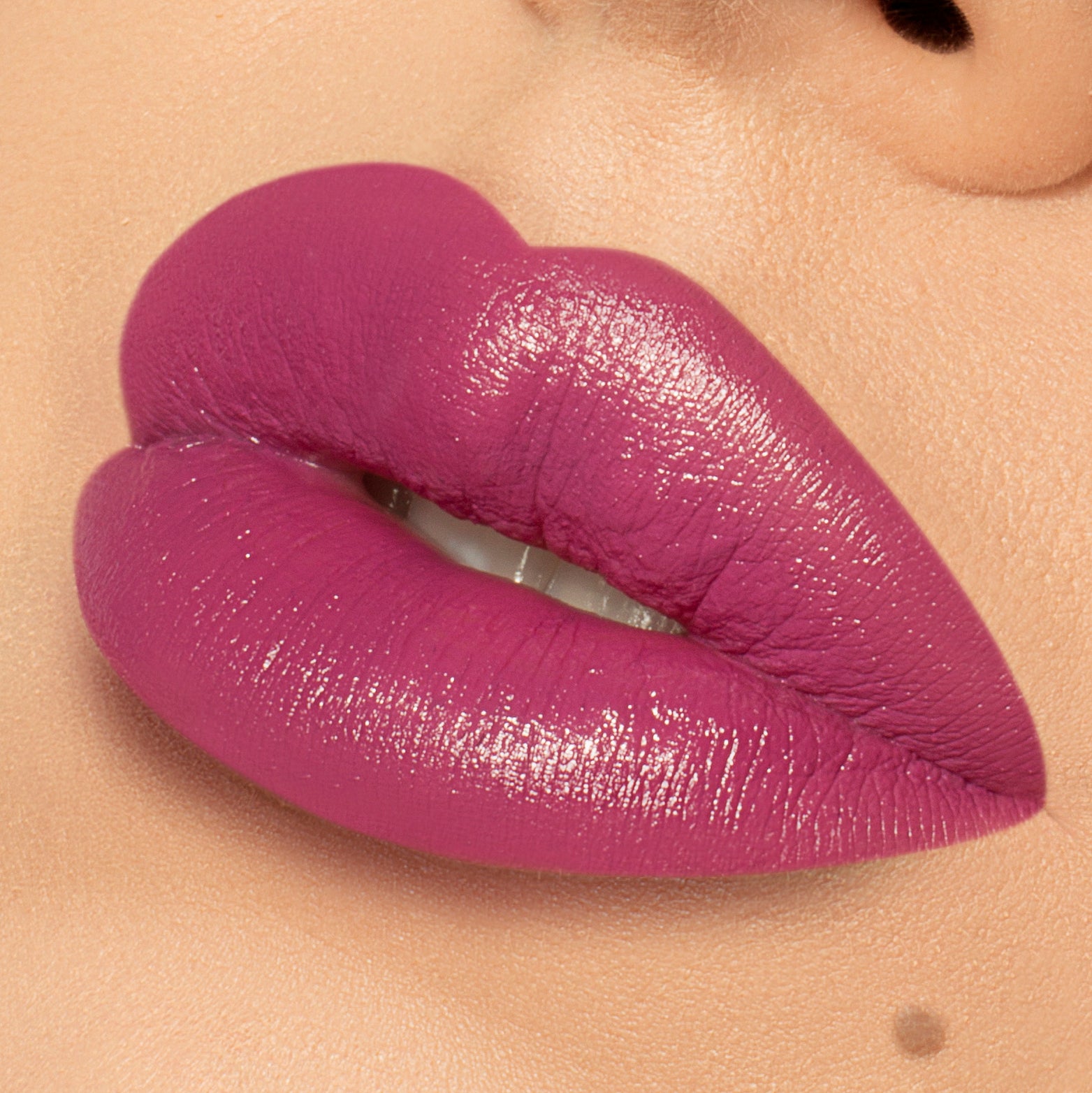 RED VELVET LIPSTICK - Image 2