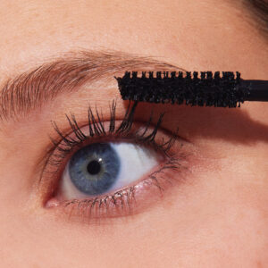 Alternative view of Mascara with lengthening volumizing separating brush